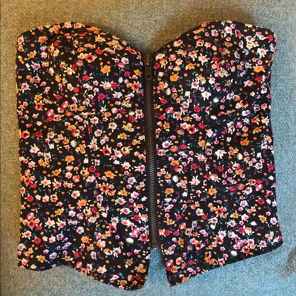 Strapless zip up corset-like top - Picture 5 of 8